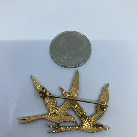 Vtg MICHELE LYNN seagulls bird brooch - Picture 2 of 2